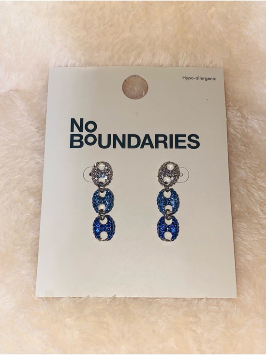 No boundaries Jewelry - Blue ombré Dangle Post Back Earrings